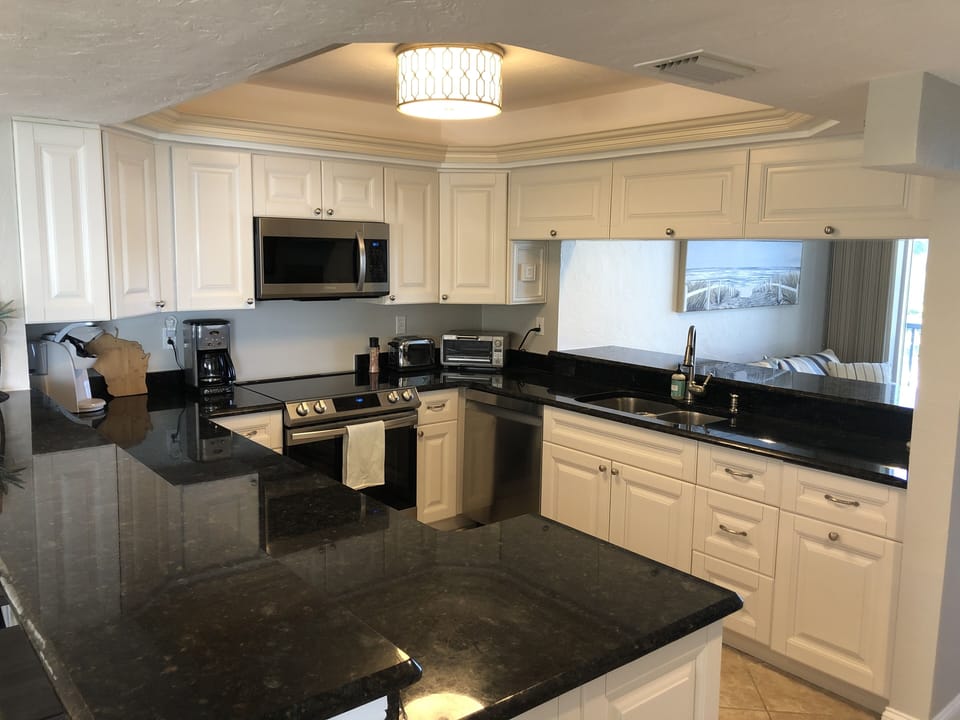 Kitchen - all new appliances