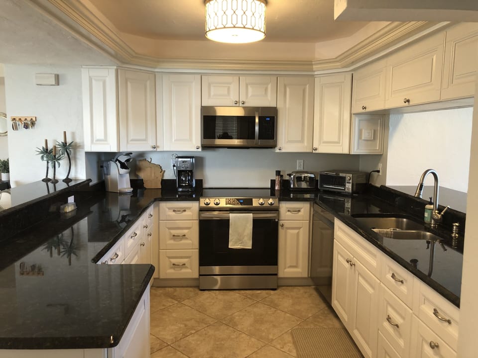 Kitchen - all new appliances