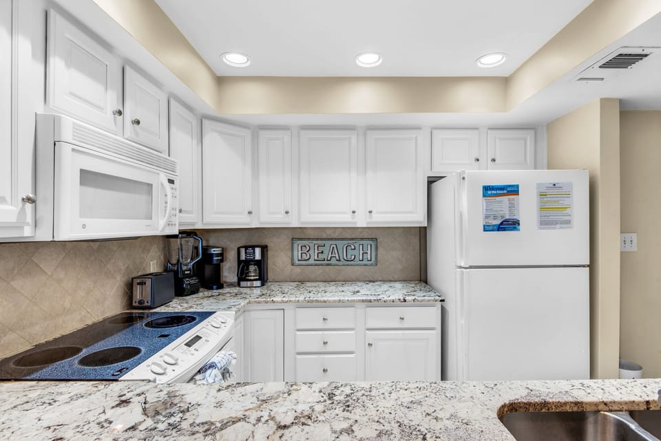 Full kitchen