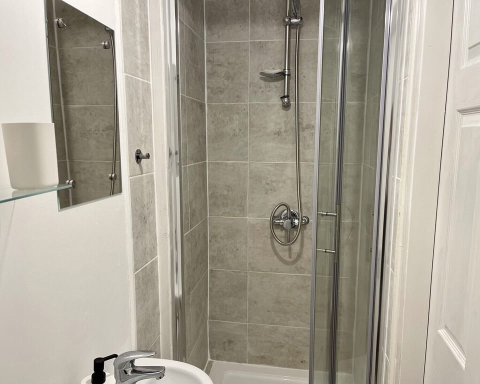 Standard Shower