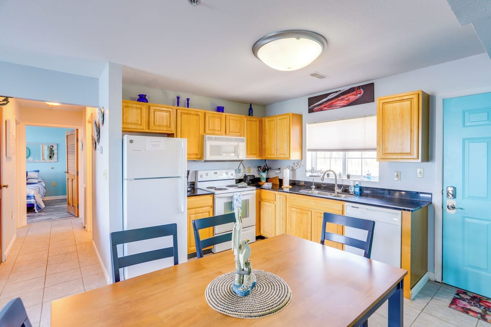 Fully Equipped Kitchen | Dining Area