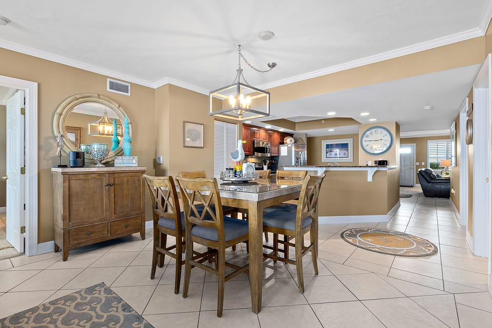 Dining room & Kitchen