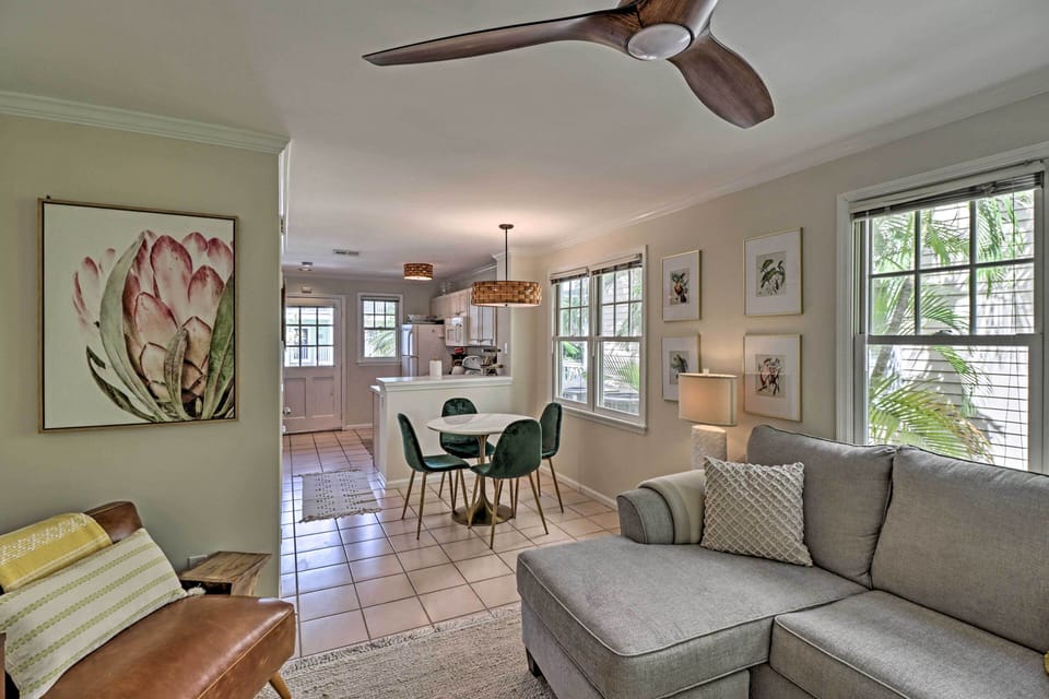 Living Room | Free WiFi | Sleeper Sofa | Smart TV