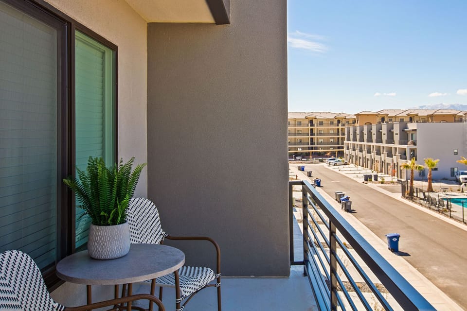 Balcony off bedroom