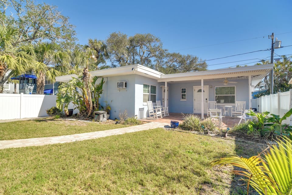 Indian Rocks Beach Vacation Rental | 1BR | 1BA | 450 Sq Ft | Stairs Required