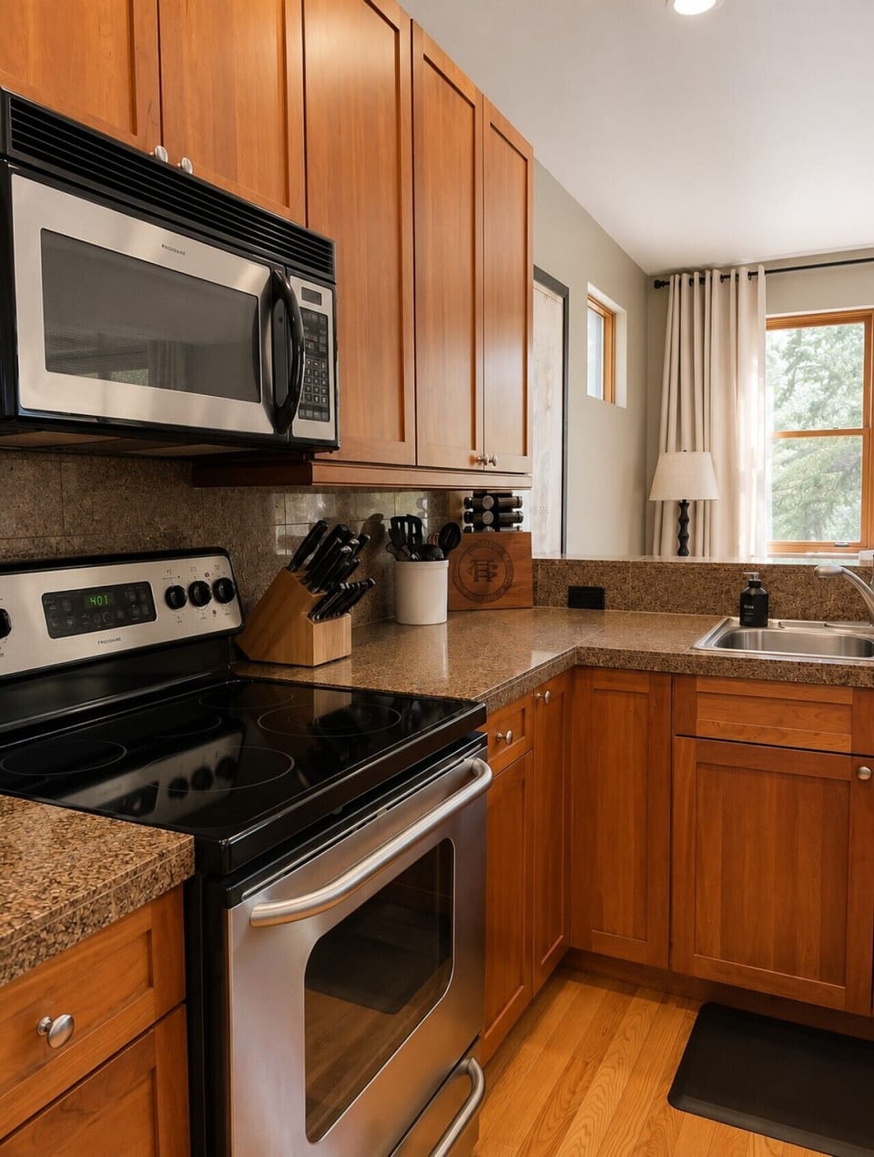 Fully stocked chef`s kitchen