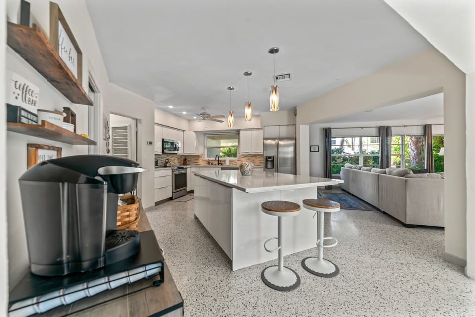 Modern kitchen close-up – Sleek appliances & finishes.