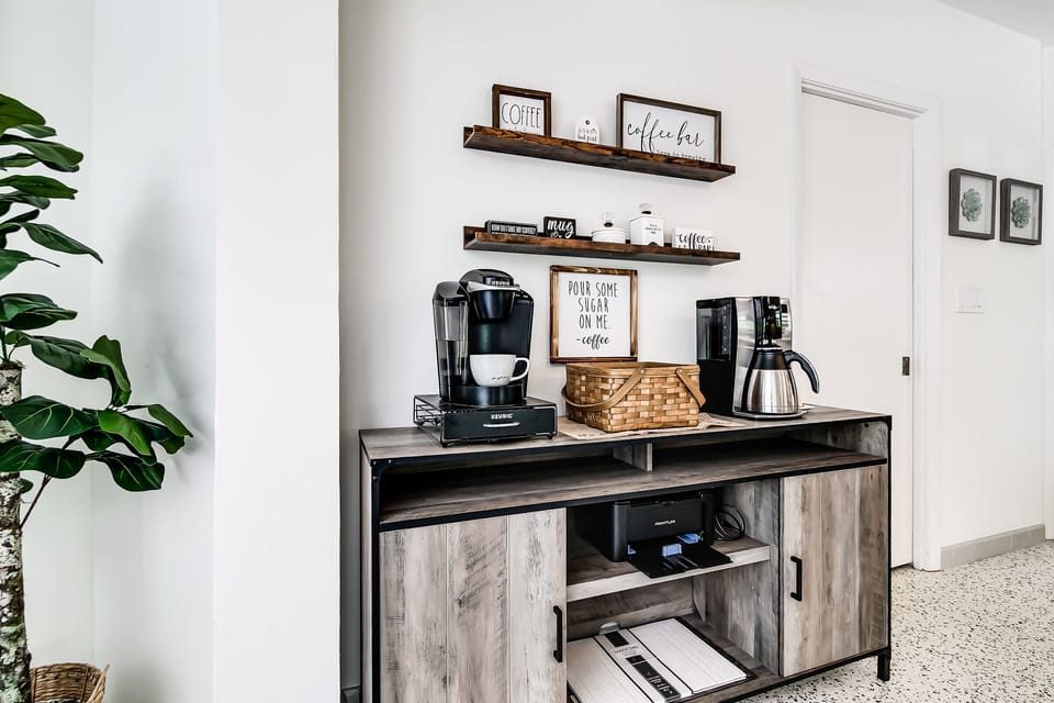 Coffee & tea bar – Start mornings with a café-style setup.