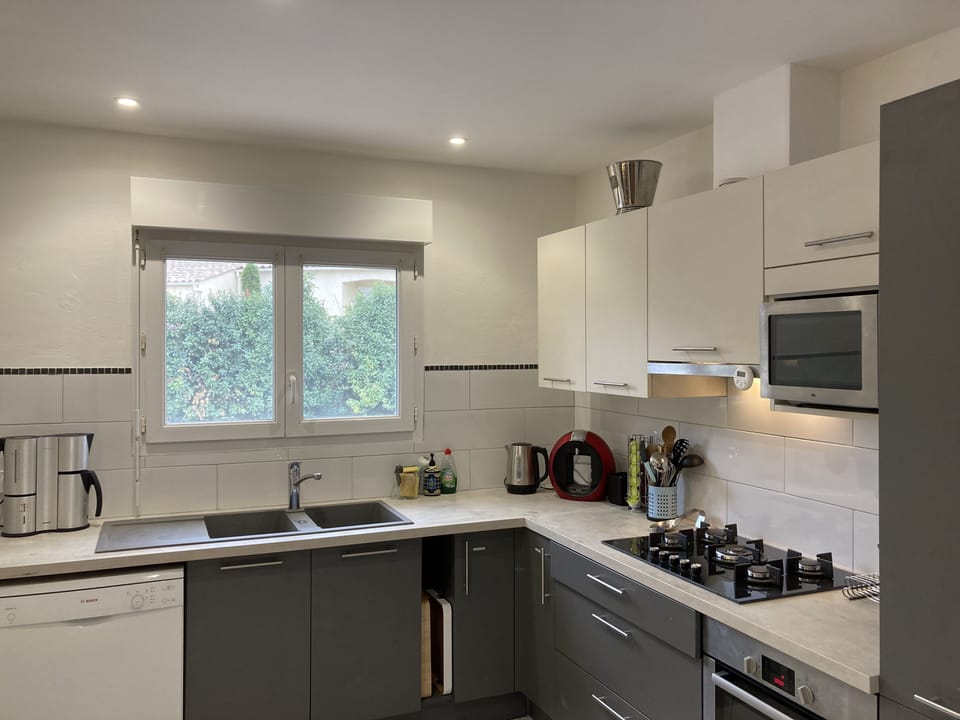 New kitchen November 2021, 5burner gas stove, Bosch electric oven and dishwasher