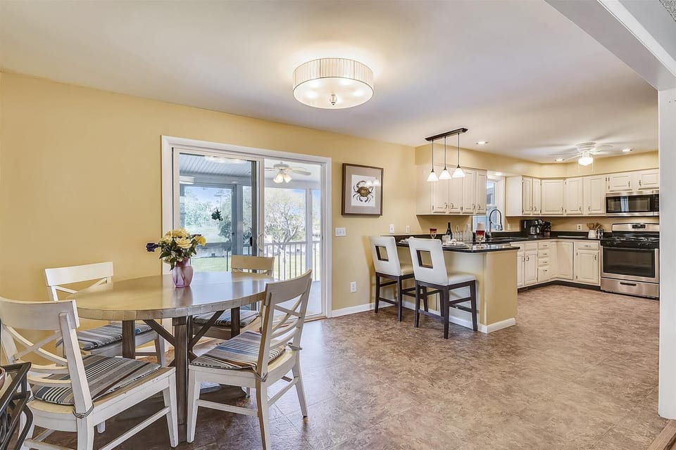 ,Dining Area,