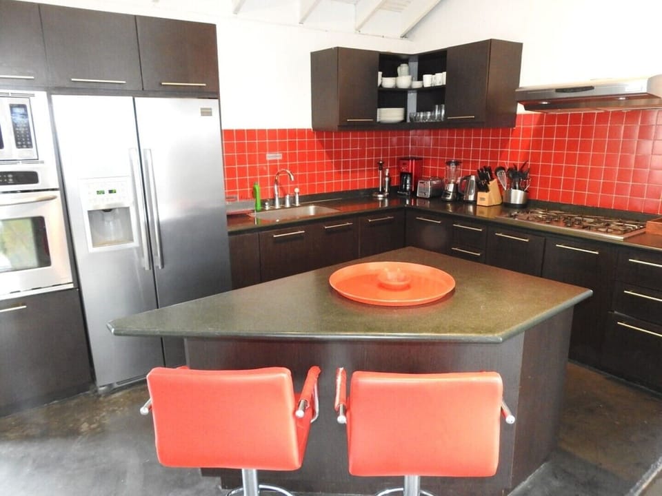 Breakfast bar with fully equipped kitchen that is every cook's dream