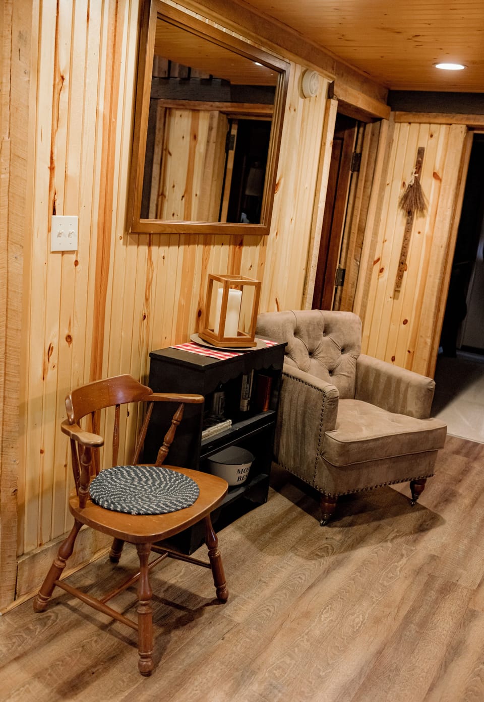 Seating / Bookshelf