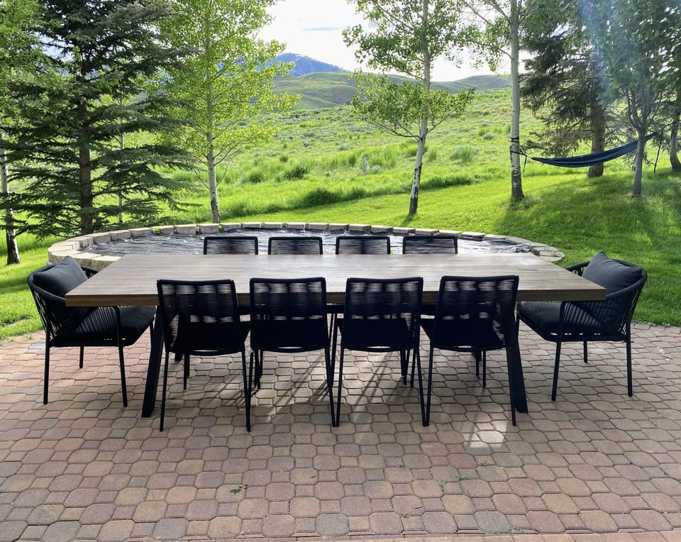 Outdoor dining