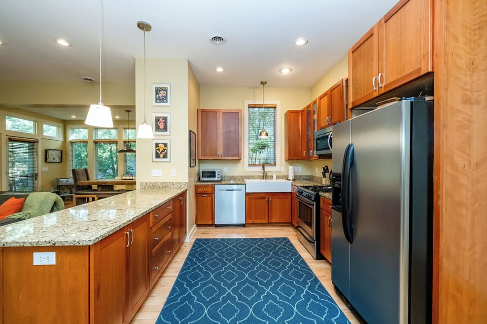 Fully Stocked Kitchen