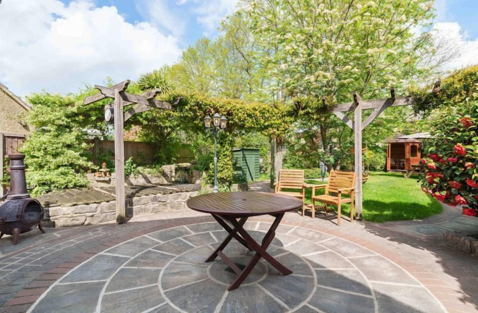 Fully enclosed rear garden