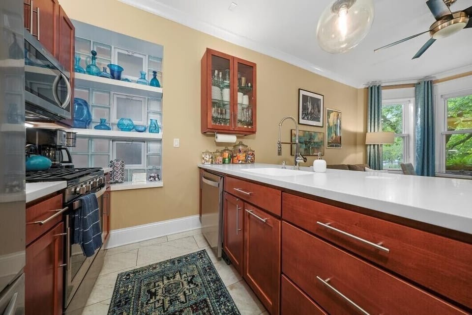 Fully Equipped Kitchen with dishwasher. 