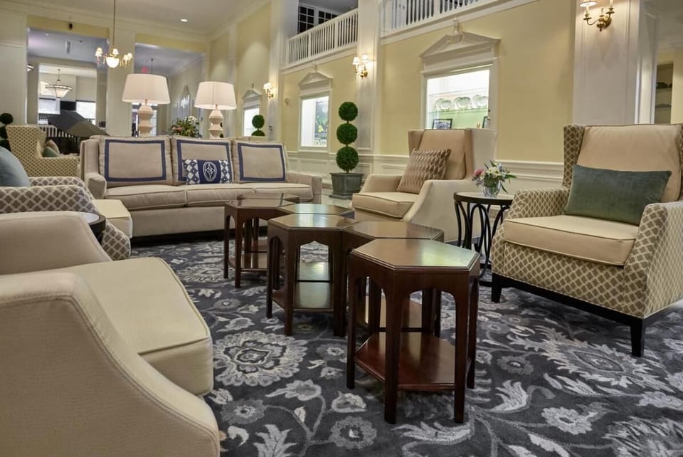 Stylish lobby with 24/7 front desk available