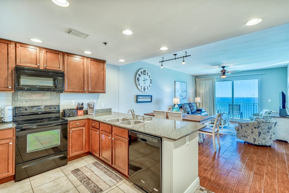 Open Kitchen, Dining, Living Room