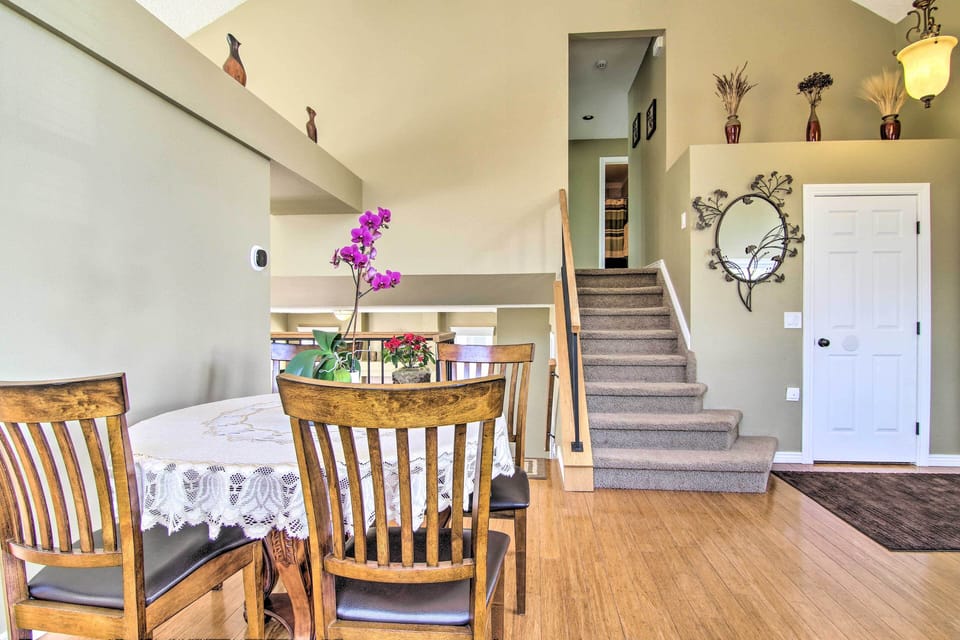 Dining Area | Dishware & Flatware