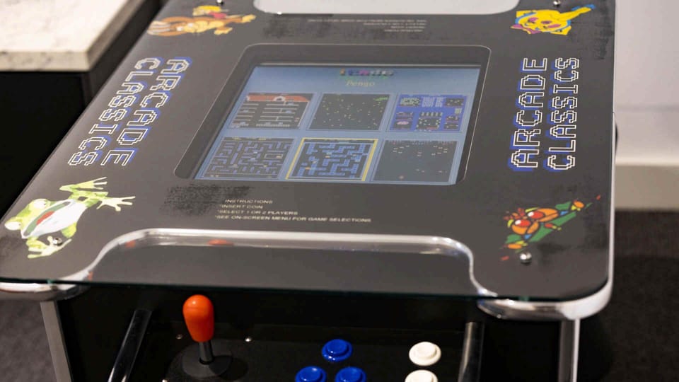 Space Invaders/Frogger/Games Console