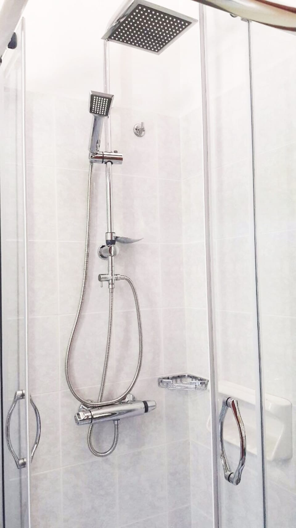 Platakia Blu Apt 03 - Bathroom Shower