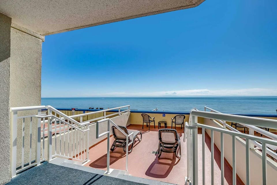 Massive oceanfront balcony! 