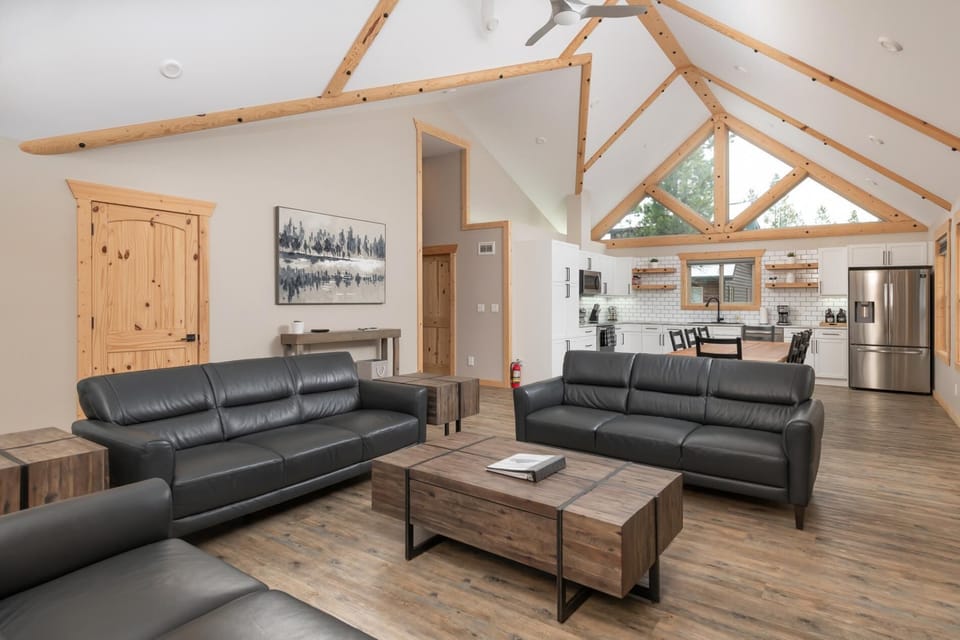 Lazy Moose Cabin Rental (1602)