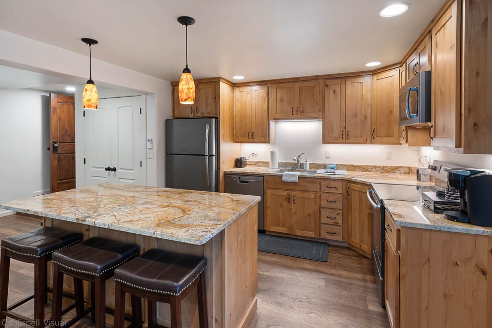 Fully equipped Kitchen with Stainless Steel Appliances
