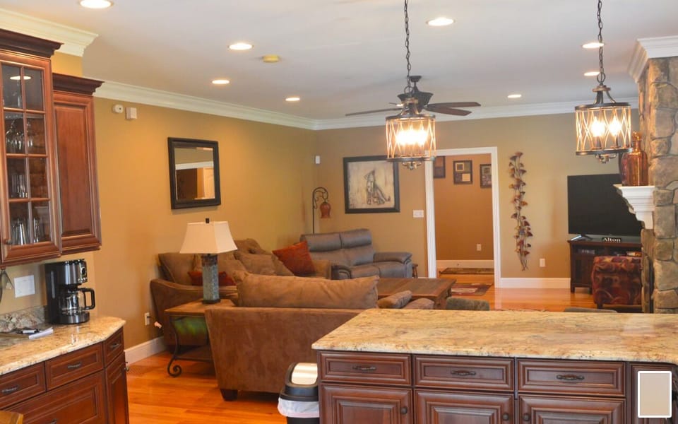 Main floor,, Right side