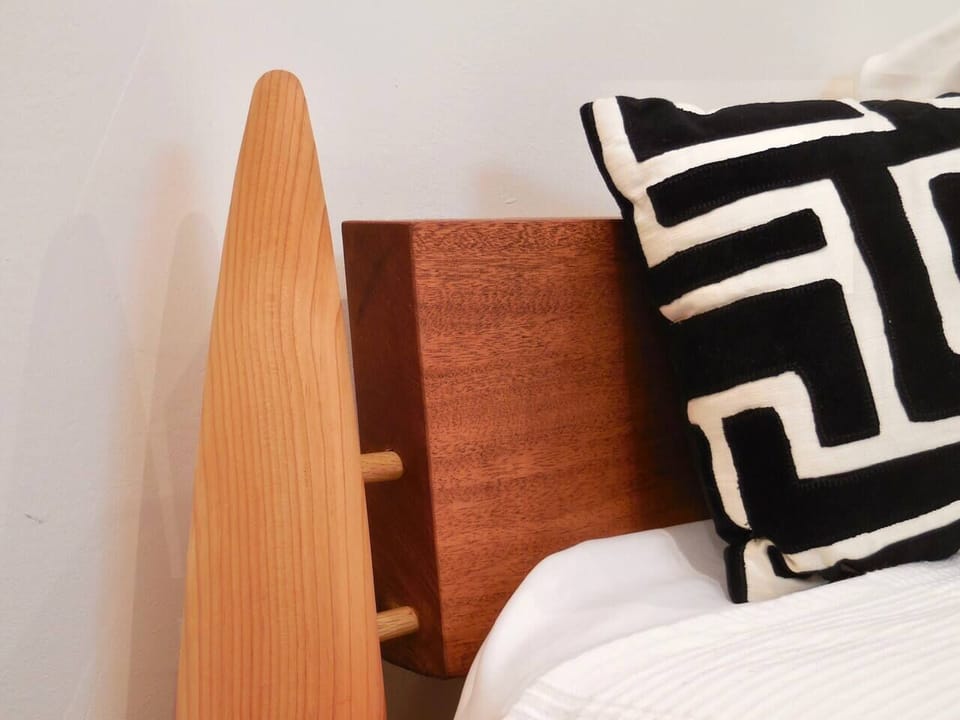 Bed detail
