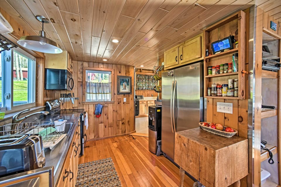 Kitchen | Dishware/Flatware | Pots/Pans