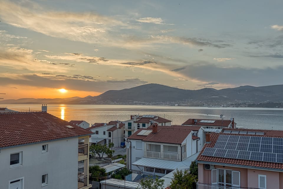 Relax in Okrug Gornji and enjoy the sunset