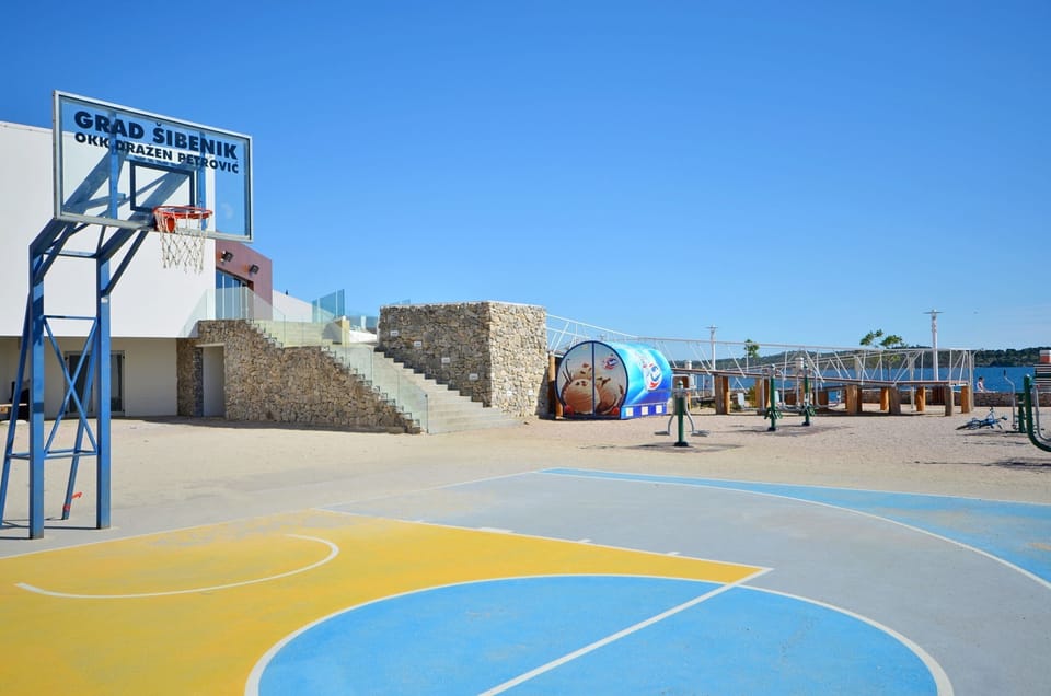 Sport court