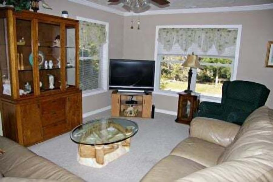 Living - Upstairs