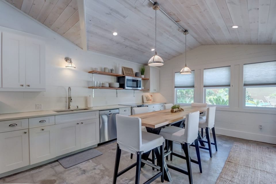 Dining Table Seats 6