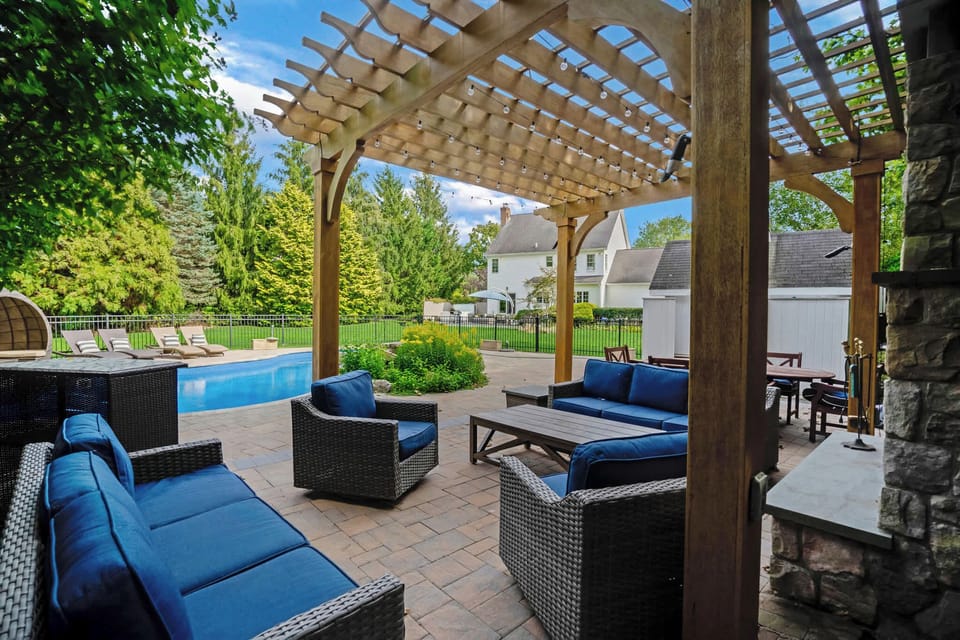 Outdoor lounge with fireplace