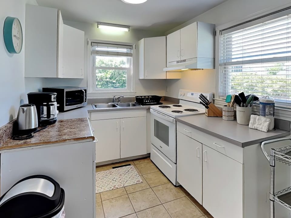 Full Size Kitchen