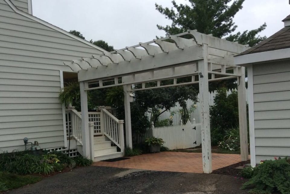 Garden Cottage Driveway.  Guest parking is on the right.  
