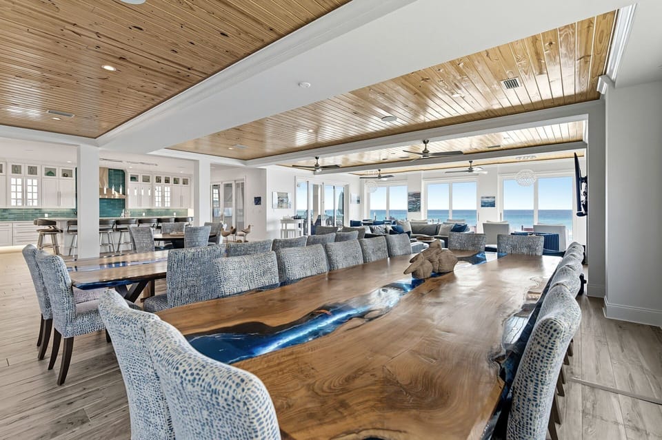 Big House by the Sea - Crystal Beach - Dining Space