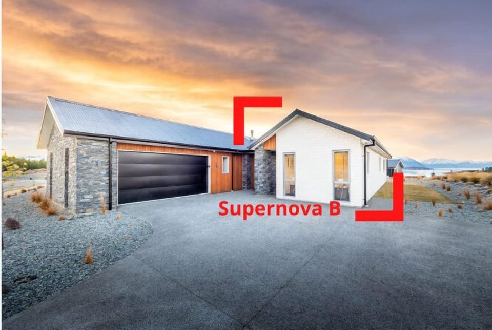 Super House - front