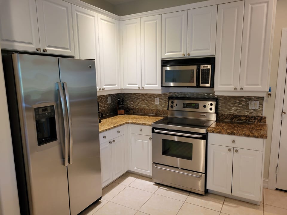 Kitchen with granite & stainless