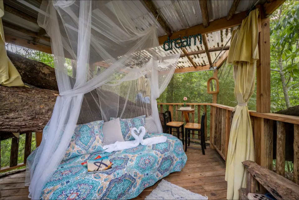 treehouse bedroom