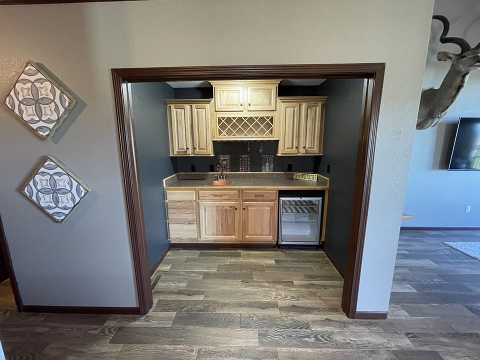 WET BAR