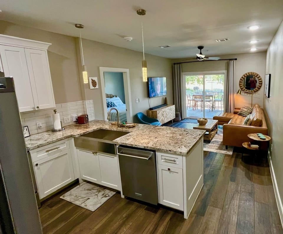 Kitchen & Living Room looks out the Patio Daddio!