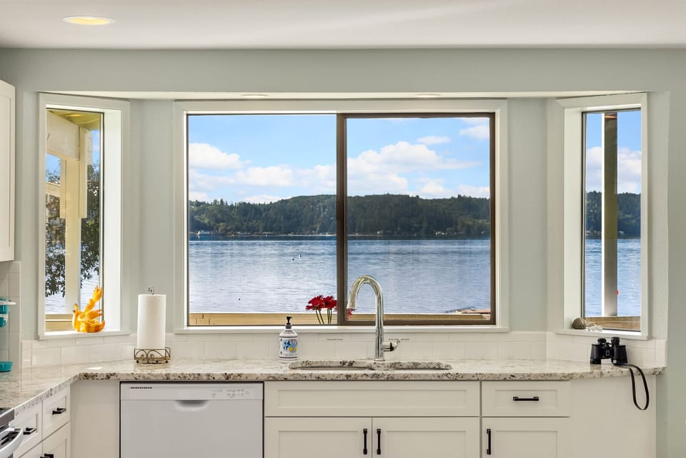 180 degree view from the Kitchen. 
Keep an eye on the kids while you cook.