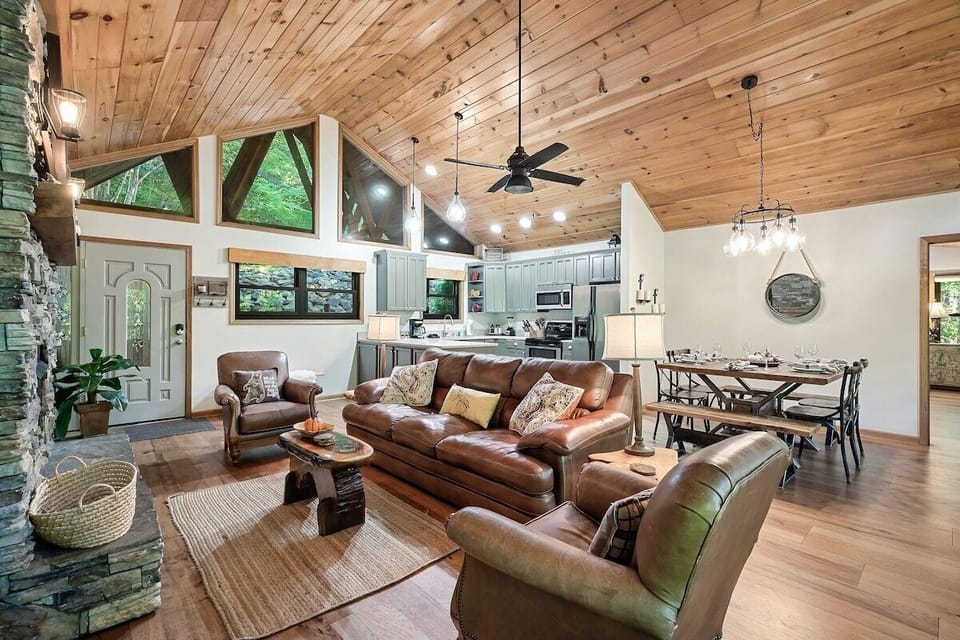 "Floorplan was perfect for our family of kids and grandparents". Review by Vernon