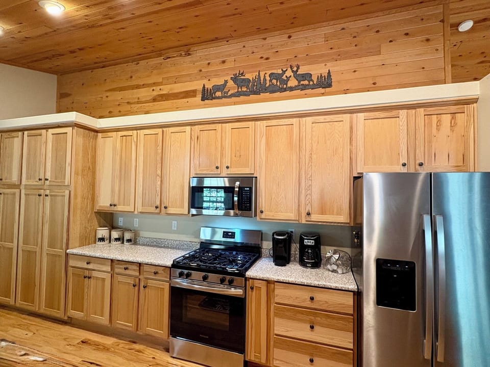 Updated Appliances make cooking a breeze!