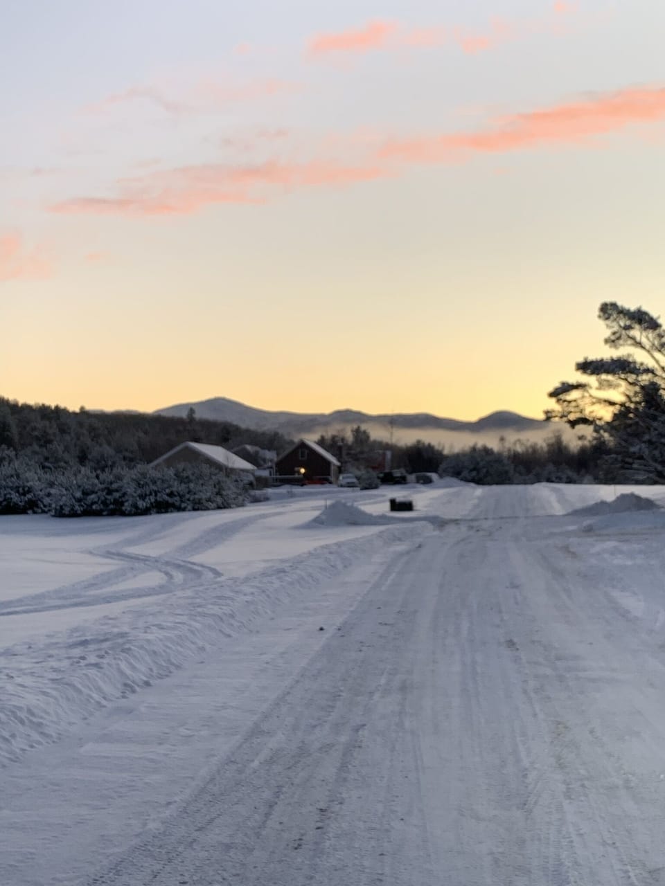 Sunrise over the Presidentials, house in the foreground