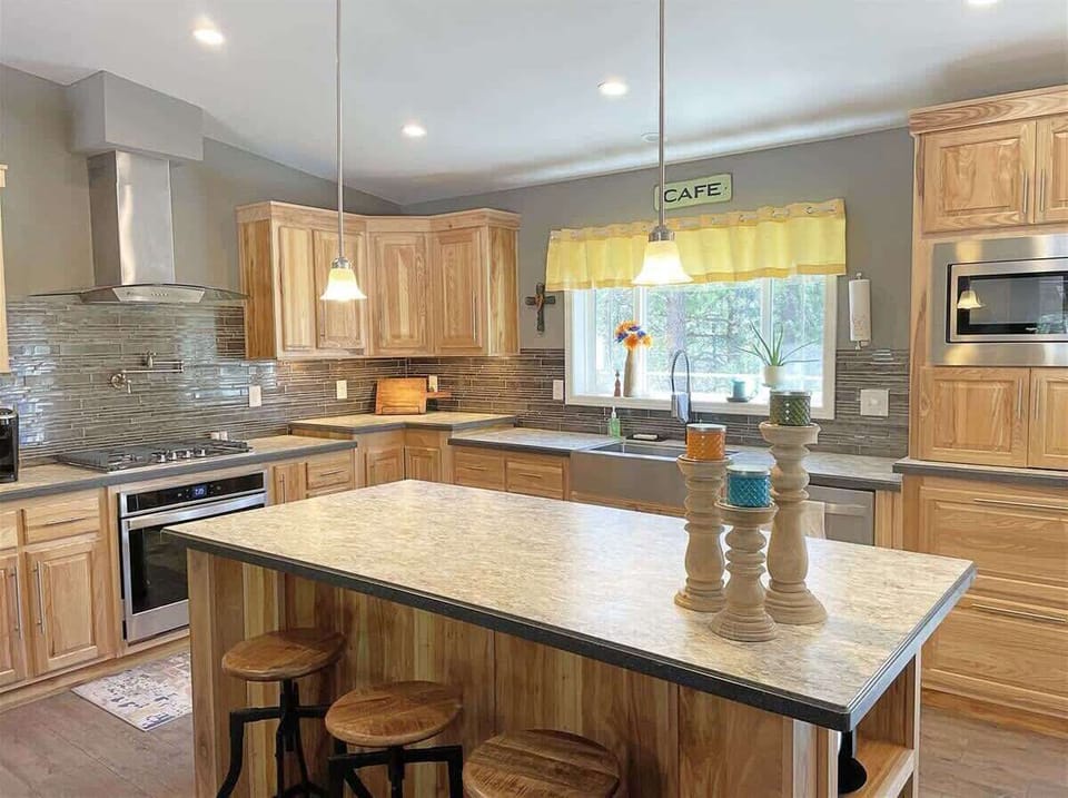 Gourmet kitchen 