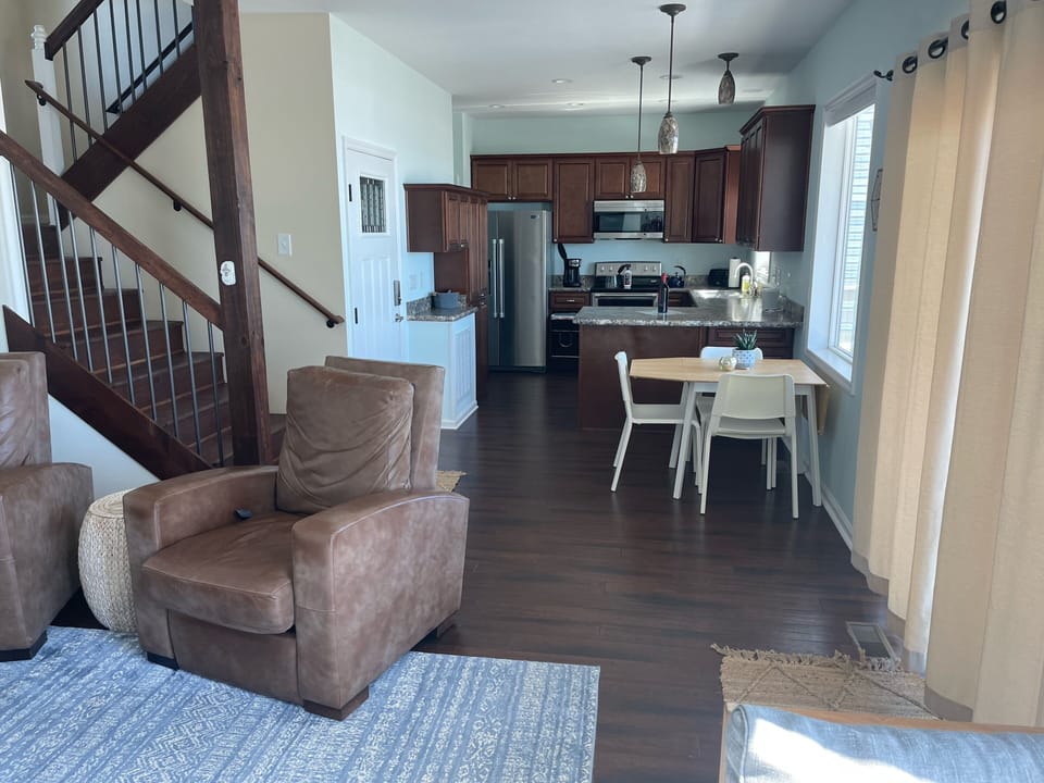 Open concept coastal living! Indoor dining seats 2-6.